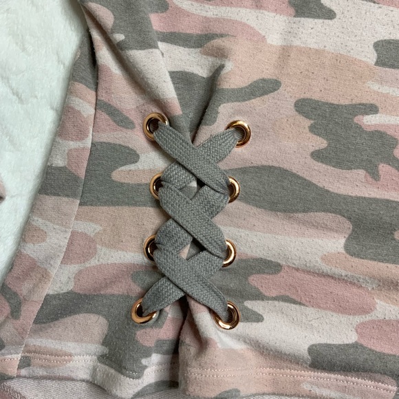 Camouflage Justice Active Cropped Crew Neck Sweater - Picture 2 of 6